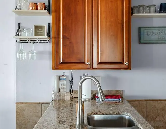 Apartment 111 Harbour Place *