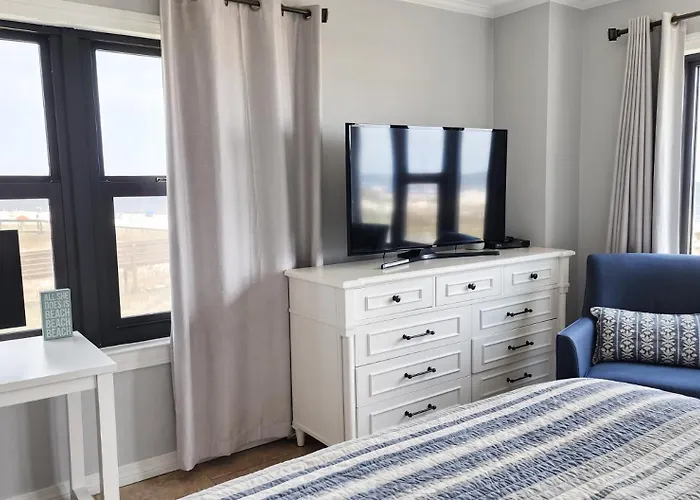 Apartment 111 Harbour Place *